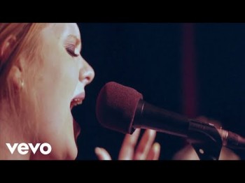 Adele - Rolling In The Deep Live At Largo